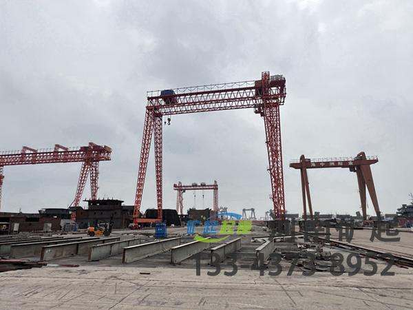 江蘇無錫造船門式起重機廠家造船門式起重機提升作業(yè)精度