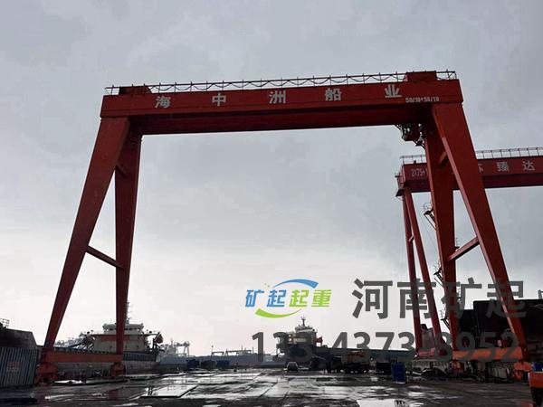 山東煙臺(tái)造船門式起重機(jī)廠家造船門式起重機(jī)適應(yīng)性強(qiáng)