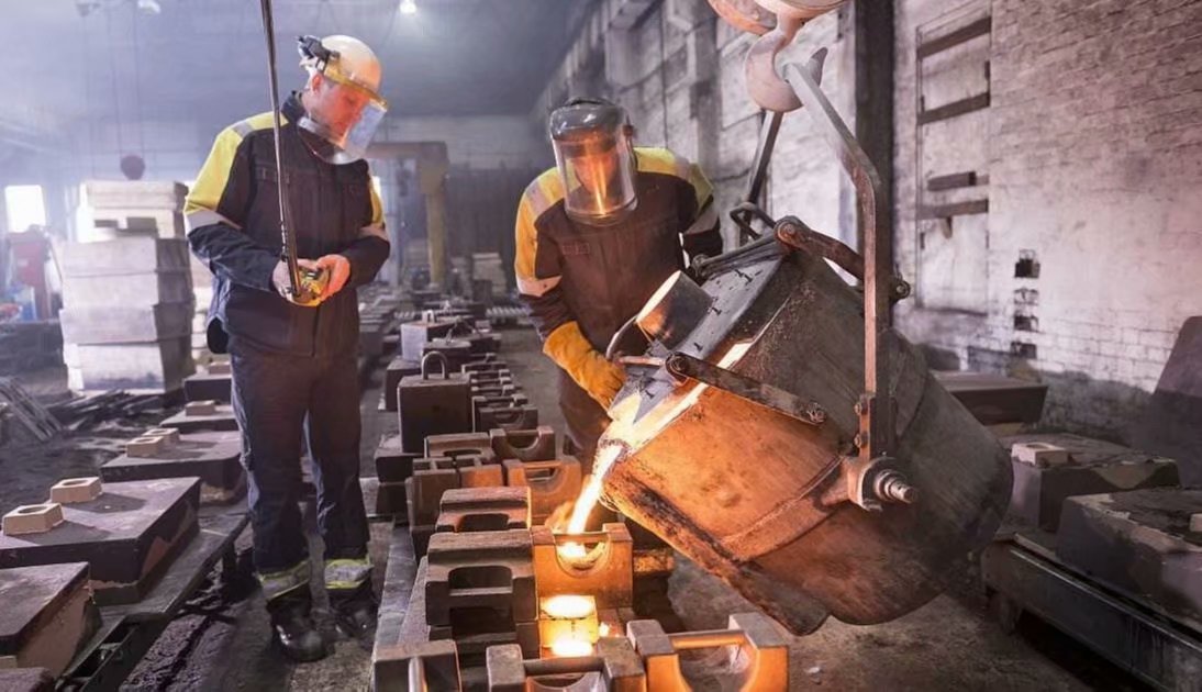 鑄造現(xiàn)場及精密設(shè)備加工展示 (5)