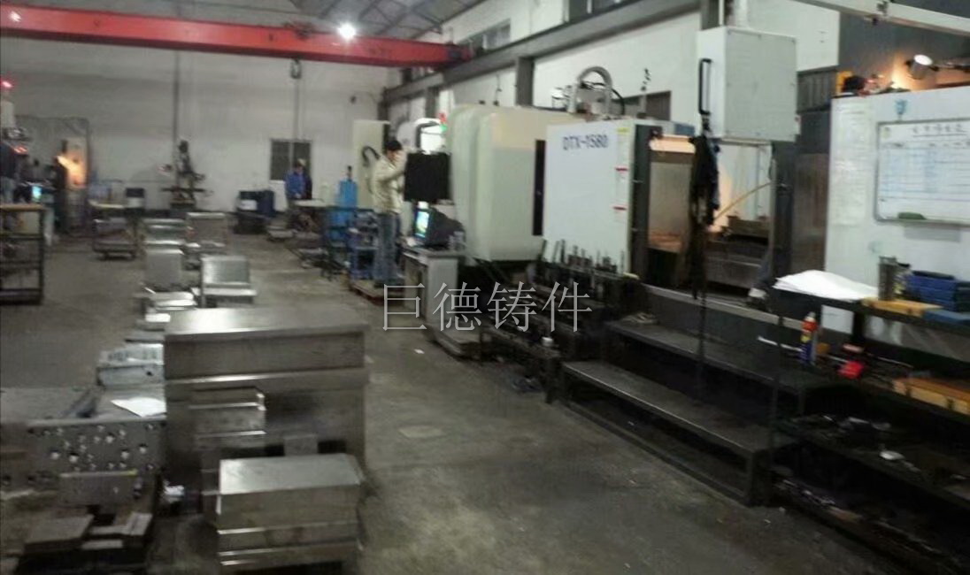鑄造現(xiàn)場及精密設(shè)備加工展示 (10)