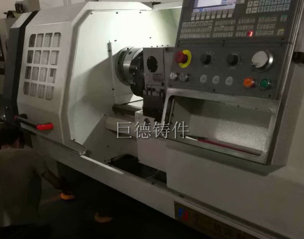 鑄造現(xiàn)場及精密設(shè)備加工展示 (12)