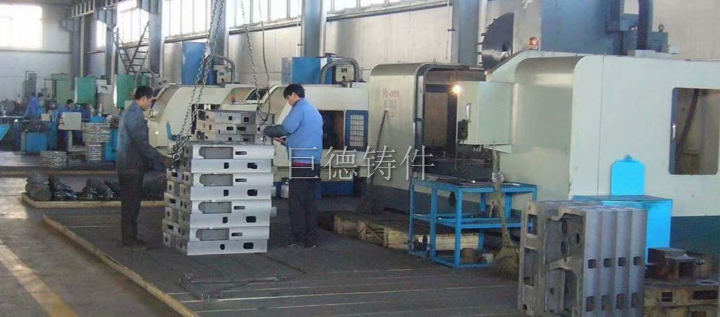 鑄造現(xiàn)場(chǎng)及精密設(shè)備加工展示 (3)